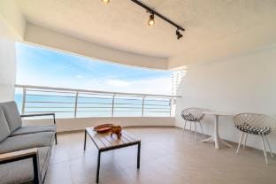 Sea Breeze Apartment in Pattaya City