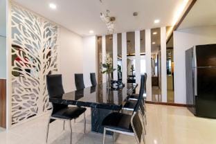 Spacious 3-Bedroom 5 Bed 2 Bath Apt. Dis.1 Apartment in Ho Chi Minh City
