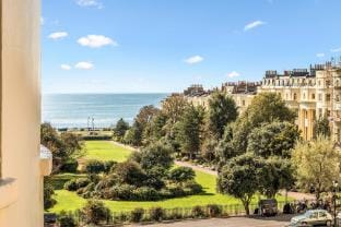 Brighton 2 Bed Brunswick Apartment in Hove