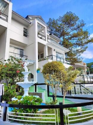 Brentwood Guest House with Terrace Apartment in Baguio