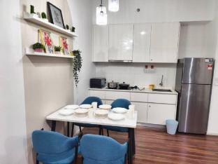 SQ31 55inch 4ktv mrt next segi univeristy sg buloh Apartment in Petaling Jaya
