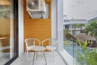 Pool View Condo 2204, Wyndham Garden Resort Apartment in Phuket