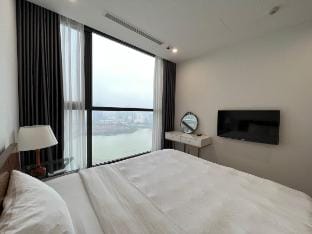 Apartment 5 bedrooms 4 bathrooms Vinhomes Skylake. Apartment in Laos