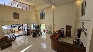 Three (3) Bedroom Condo Unit with free Pool Access Apartment in Subic