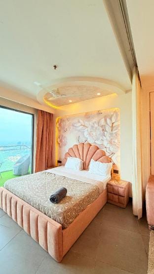 Skyscraper studio noida Apartment in Noida