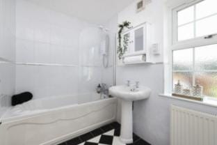 Greenknowes Lodge with Hot Tub & Stove Country House in Scotland