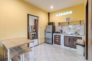 *Poolside 1BR • Near Naiharn Beach & Gym V247 Vacation rental in Rawai