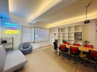 KL 5KM MidValley | Karaoke Bungalow | 38Pax 20Cars Vacation rental in Federal Territory of Kuala Lumpur