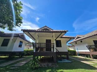 เลทุ่งแล่น 2 บังกะโล Vacation rental in Thailand