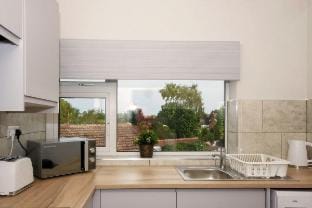 #34 Two bed apt Private Parking Stylish & homely Vacation rental in Tamworth