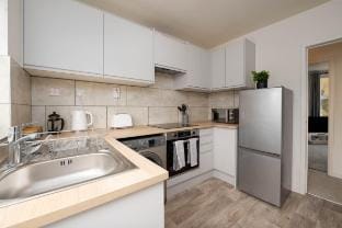 #33 Beautiful 2 bed apt Tamworth Private Parking Vacation rental in Tamworth