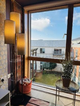 #12 Homely & Charming 2 Bed, Sleeps 6 w. balcony Vacation rental in Coventry