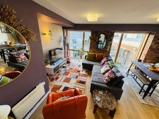 #12 Homely & Charming 2 Bed, Sleeps 6 w. balcony Vacation rental in Coventry