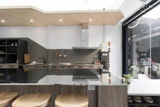 Hellohouse你好哇寓所_高雄鹽埕駁二_六間套房包棟民宿(最多可住22人) Vacation rental in Kaohsiung
