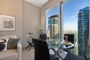 Livin' Holidays | 1 BR | Luxury condo Dubai Marina Vacation rental in Dubai