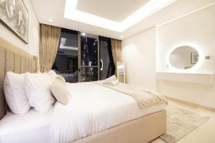 Luxury 1BR at Sterling East | Burj Khalifa Views Vacation rental in Dubai