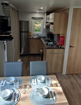 Pleasant mobile home BA690 - 2 bedrooms Siblu Bonne Anse La Palmyre Vacation rental in Les Mathes
