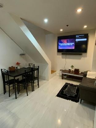 condo 2 bedroom makati Vacation rental in Pasay