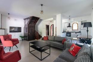 4BR all AC Pool BBQ Garden on Bagdat Ave Kirkpinar Vacation rental in Turkey
