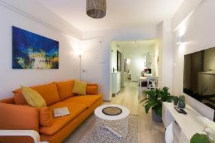 Fully Renovated 2BR in Prime Location in Moda Vacation rental in Istanbul