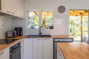 Beach Bliss – Steps to Onetangi Vacation rental in Auckland Region