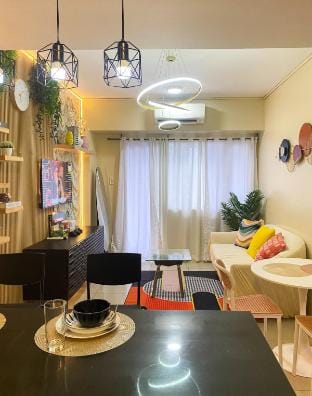 Serpentine @ Shell | 2BR Staycation Near MOA & SMX Vacation rental in Pasay