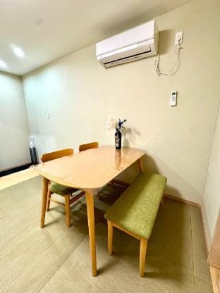 88㎡全新日式別墅B楝/関西機場直達/天下茶屋駅5分鐘/難波黑門市場道頓堀心齋橋通天閣/6-8人 Vacation rental in Osaka
