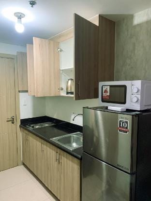 condo near MOA&NAIA&Bay, balcony&no cleaning fee Vacation rental in Pasay