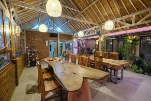 Tropical Modern Guest House in Canggu  Vacation rental in North Kuta