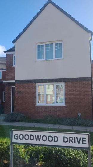 Spacious Luxurious Serviced Accommodation 5 Vacation rental in Wolverhampton