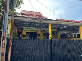 Rumah Tri Budaya Vacation rental in Bandung