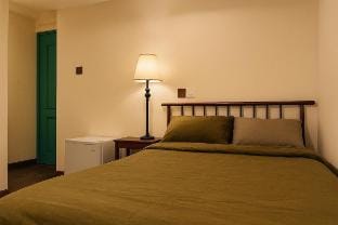 DWF/Delicate Suite/Private Bathroom/Near MTR/TST Vacation rental in Hong Kong