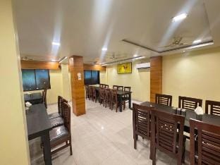 Hotel Sugran, Family Restaurant and Lodging Vacation rental in Maharashtra