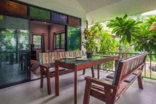 Jaccuzi House 5 pl 200 m from a beautiful beach Vacation rental in Krabi Changwat