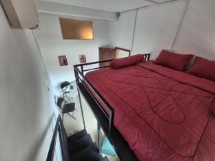 Banksy's 2 - Loft bed 180cm, sofa bed 120cm Vacation rental in Krong Siem Reap