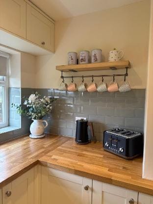 Waterditch Farmhouse Vacation rental in Christchurch