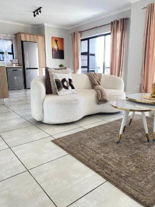 Relax at The Blyde – Wi-Fi,balcony,full kitchen. Vacation rental in Pretoria