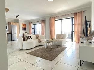 Relax at The Blyde – Wi-Fi,balcony,full kitchen. Vacation rental in Pretoria