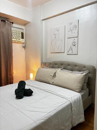 2BR Condo w/Free Pool | Near Abreeza Mall Vacation rental in Davao City