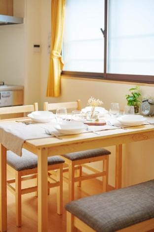 YYT4F  Cozy Apartment｜Steps from Senkawa Station Vacation rental in Japan