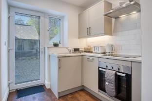 The Studio - 1 Bedroom Cottage - Princes Gate Vacation rental in Amroth
