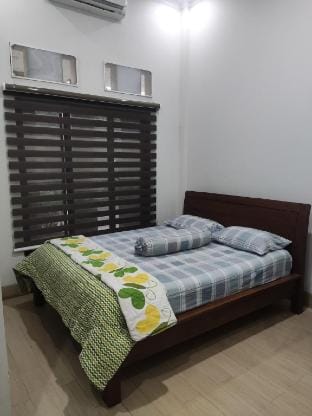 Guesthouse Right in front of uin, near the Toll. Vacation rental in Indonesia