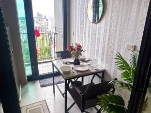 PrismPlaymate@THE BASE -Seaview +InfinitySky Pool Vacation rental in Pattaya City
