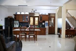 Villa Osha, 7 Bedroom Villa In Central Yogyakarta Vacation rental in Special Region of Yogyakarta