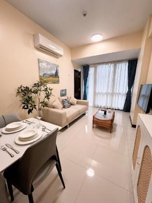 High-floors Seaview Unit in Mactan Newtown Vacation rental in Lapu-Lapu City
