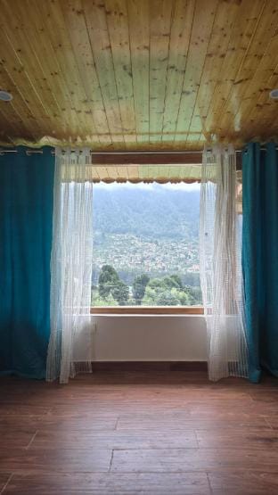 Forest Nook "A cozy hideout in the hills" Vacation rental in Manali