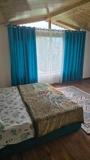 Forest Nook "A cozy hideout in the hills" Vacation rental in Manali