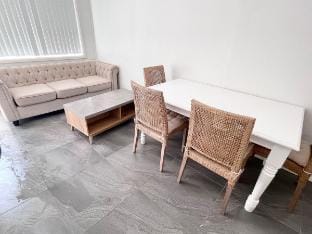 Sunrise Apt 5 · Renovated 2BR · Ground Floor +Pool Vacation rental in Surfers Paradise