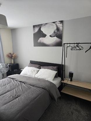 Cozy Ensuite Room in a Family Home, Rotherham Vacation rental in Sheffield