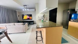 A Modern 2 Bedroom with Scenic City view,freewifi Vacation rental in Pasig